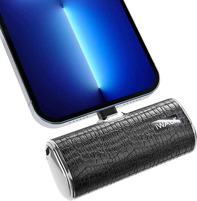 iWalk 4500mAh Lightning Pocket Power Bank - Black Leather iWalk 4500mAh Lightning Pocket Power Bank - Black Leather